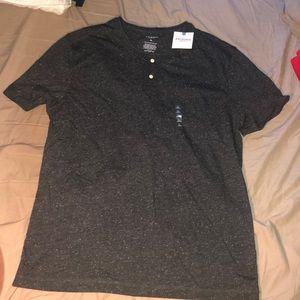 NWT Arizona Henley 2 button style t-shirt